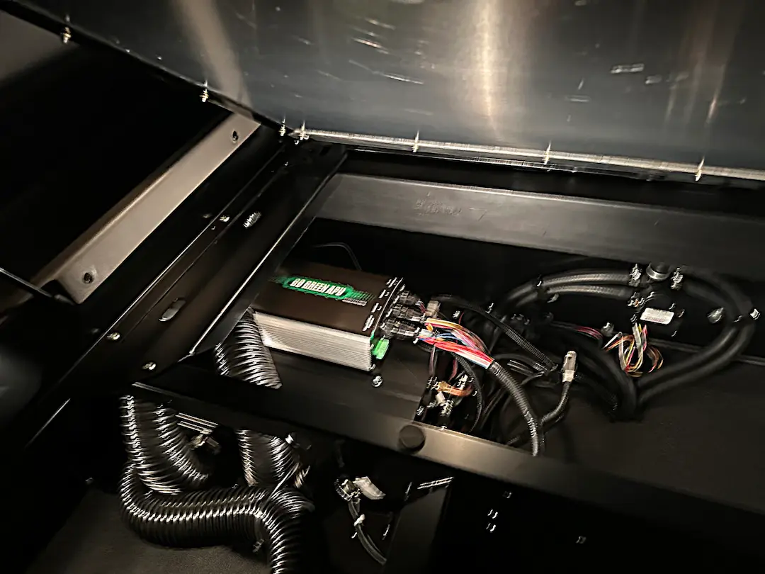 Instalación bajo la litera del camión — Go Green APU
